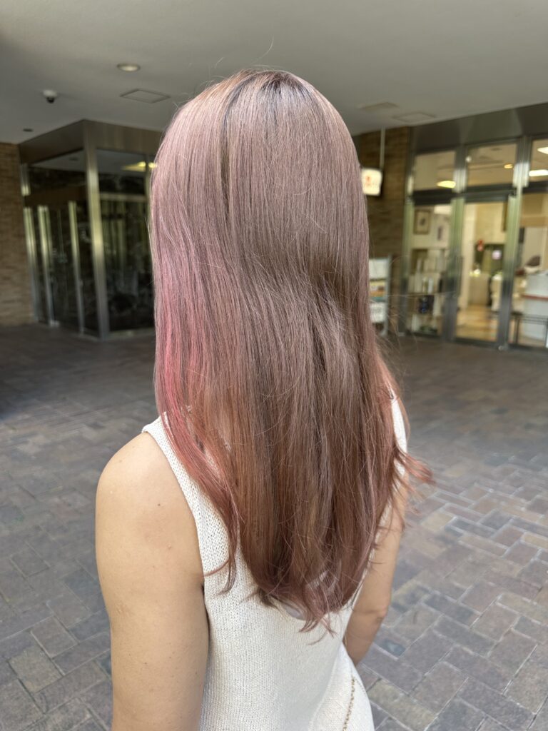 Haircuts and coloring - Image 2