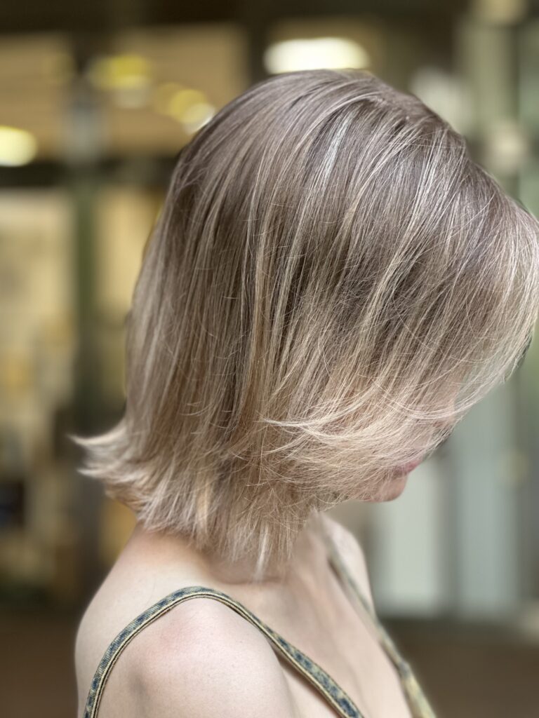 Haircuts and coloring - Image 1