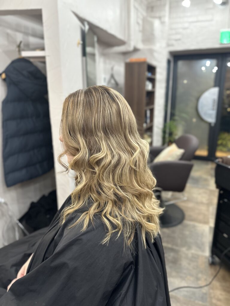 Hair highlights and tone - Image 3