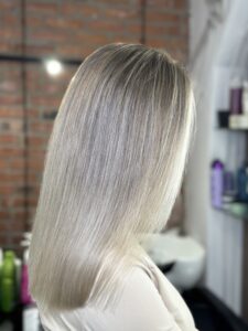 Hair highlights/air touch